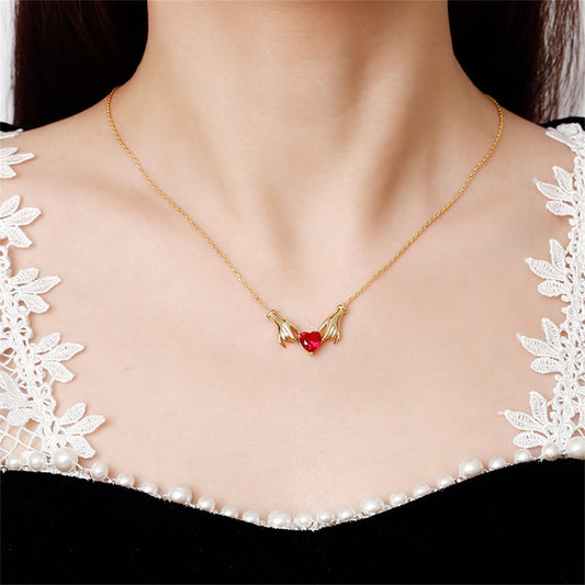 Hand Holding Heart Pendant Necklace Fashion Female Clavicle Chain